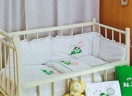 Set de cuna y cuna funcional bordado